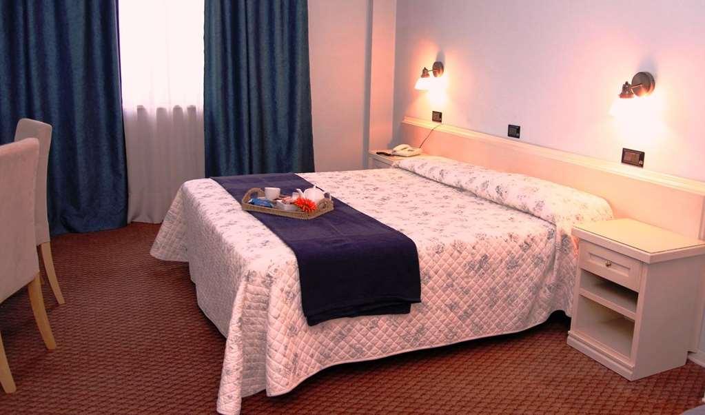 Il Grifo Hotel E Bisteccheria Toscana Montepulciano Stazione Rum bild