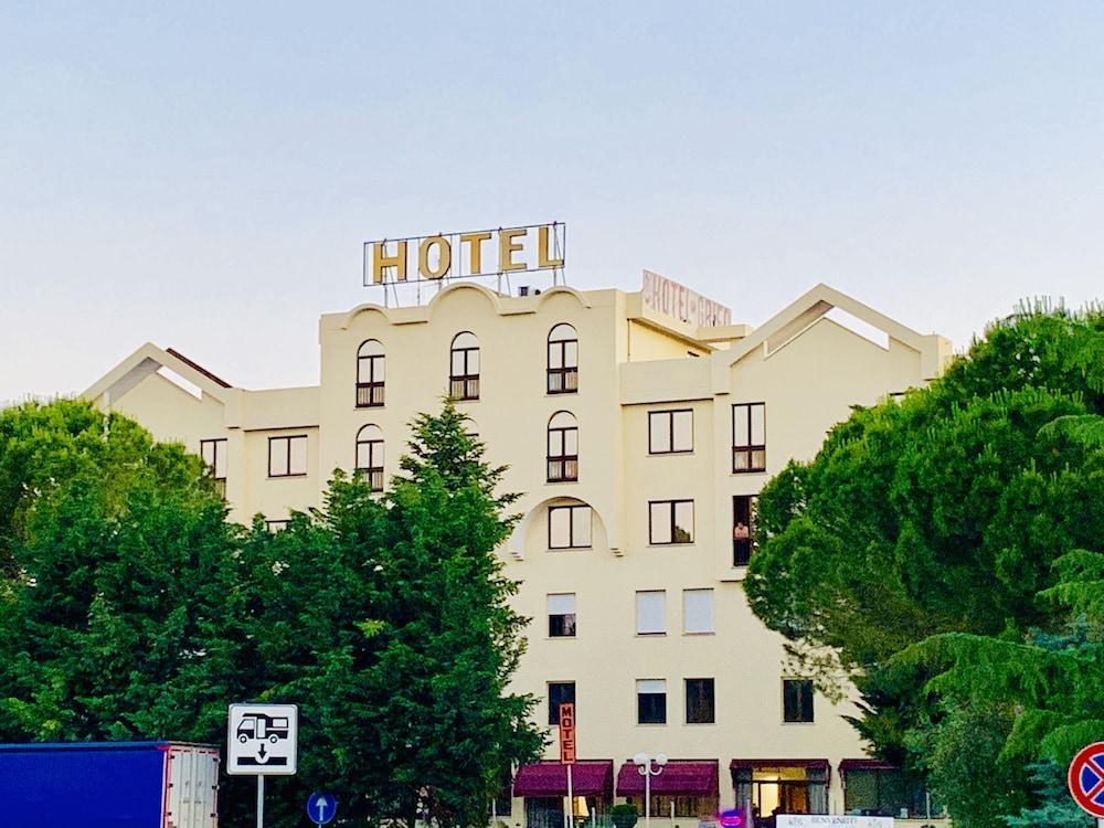 Il Grifo Hotel E Bisteccheria Toscana Montepulciano Stazione Exteriör bild