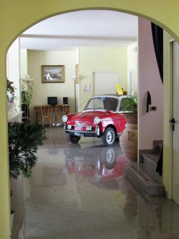 Il Grifo Hotel E Bisteccheria Toscana Montepulciano Stazione Exteriör bild