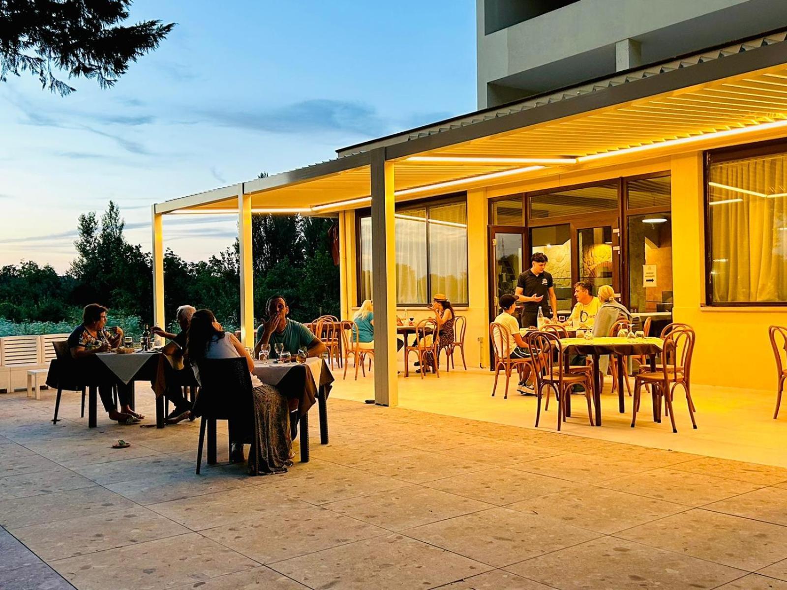 Il Grifo Hotel E Bisteccheria Toscana Montepulciano Stazione Exteriör bild