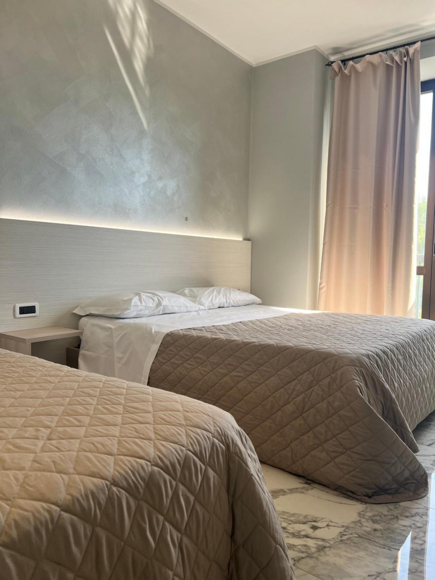 Il Grifo Hotel E Bisteccheria Toscana Montepulciano Stazione Exteriör bild