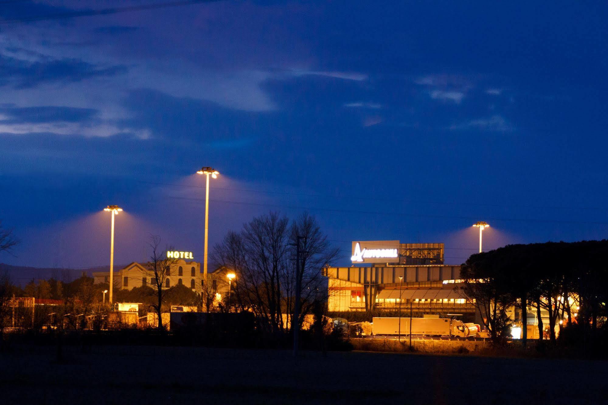 Il Grifo Hotel E Bisteccheria Toscana Montepulciano Stazione Exteriör bild