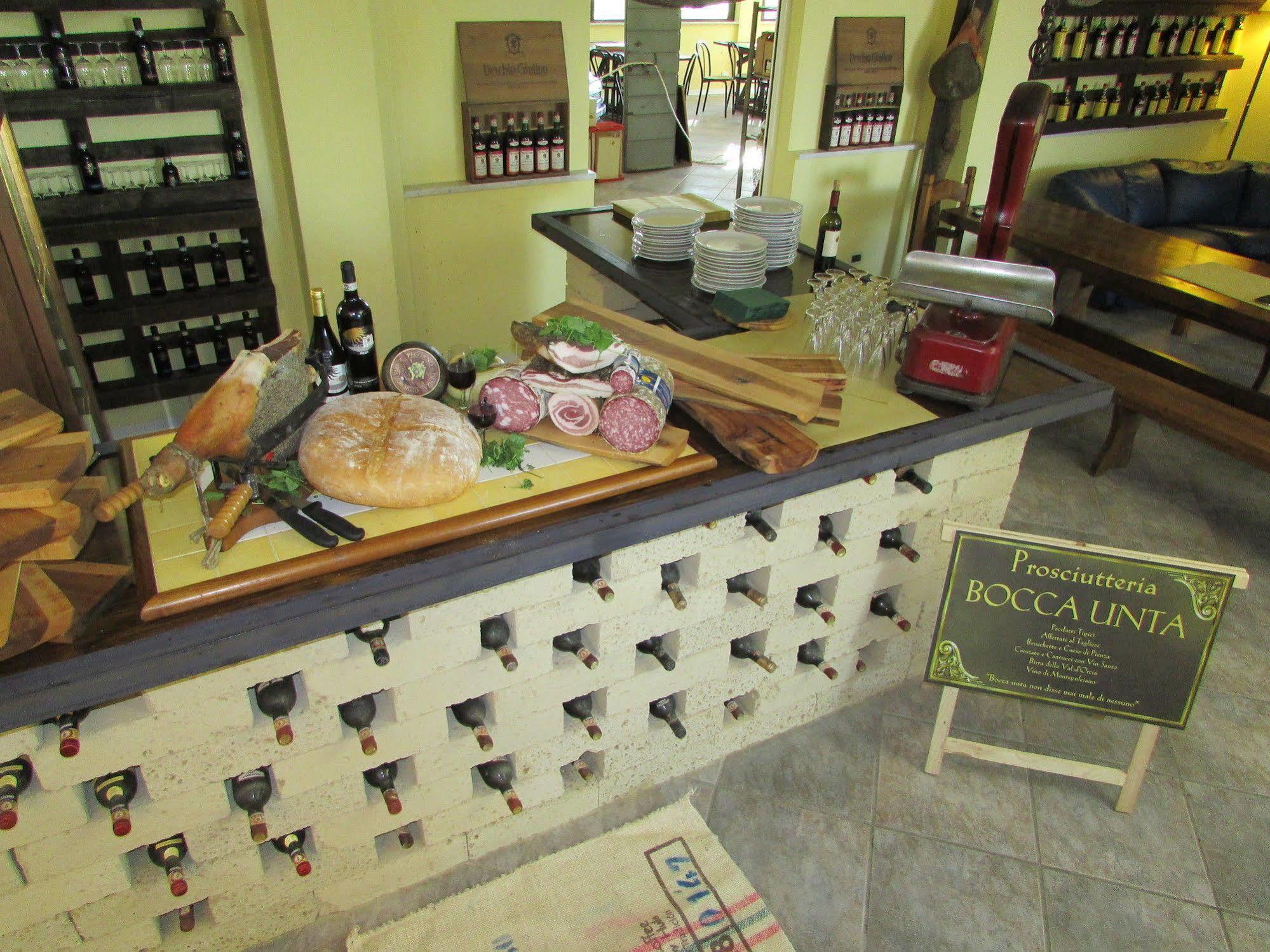 Il Grifo Hotel E Bisteccheria Toscana Montepulciano Stazione Exteriör bild